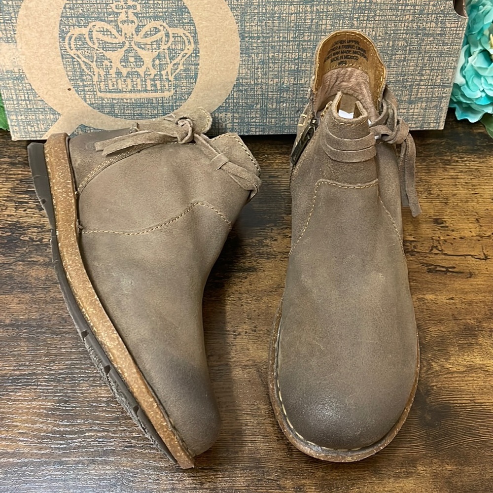 Born Grey Leather Wynter Comfort Booties 7M